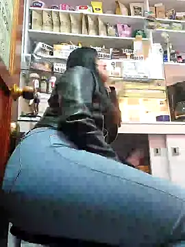 Snapshot of Sophie-hatter chatting on January 29, 6:50 pm Sophie-hatter online show from January 29, 6:50 pm