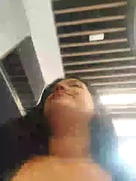 Snapshot of Sophie-hatter chatting on February 20, 6:35 pm Sophie-hatter online show from February 20, 6:35 pm