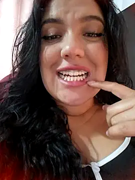 Snapshot of Sophie-hatter chatting on November 7, 3:12 pm Sophie-hatter online show from November 7, 3:12 pm