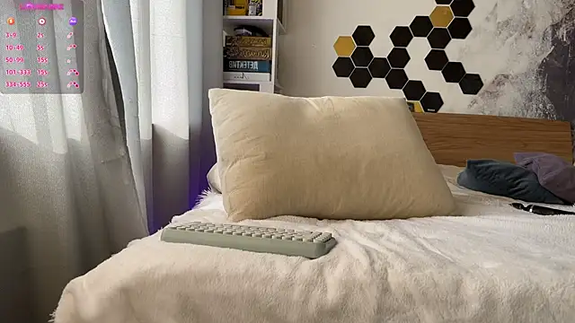 Snapshot of LinaWitch chatting on February 26, 8:04 am LinaWitch online show from February 26, 8:04 am