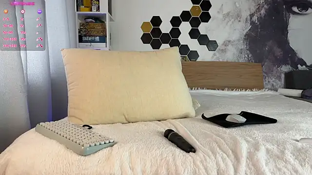 Snapshot of LinaWitch chatting on March 23, 5:00 am LinaWitch online show from March 23, 5:00 am