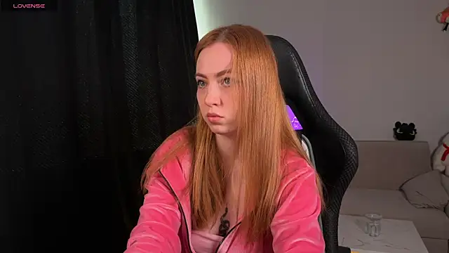 Snapshot of LinaWitch chatting on September 27, 11:04 am LinaWitch online show from September 27, 11:04 am