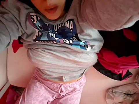 Snapshot of czruz chatting on November 26, 9:43 am czruz online show from November 26, 9:43 am