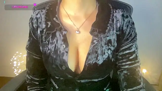 Snapshot of Tashaa chatting on February 27, 5:26 pm Tashaa online show from February 27, 5:26 pm