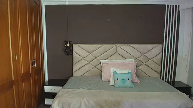 Snapshot of Raquel_jones chatting on February 15, 11:39 am Raquel jones online show from February 15, 11:39 am