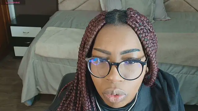 Snapshot of Raquel_jones chatting on February 21, 11:44 am Raquel jones online show from February 21, 11:44 am