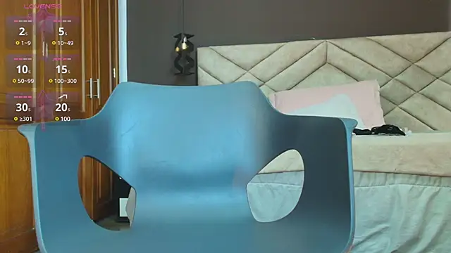 Snapshot of Raquel_jones chatting on March 6, 5:43 pm Raquel jones online show from March 6, 5:43 pm