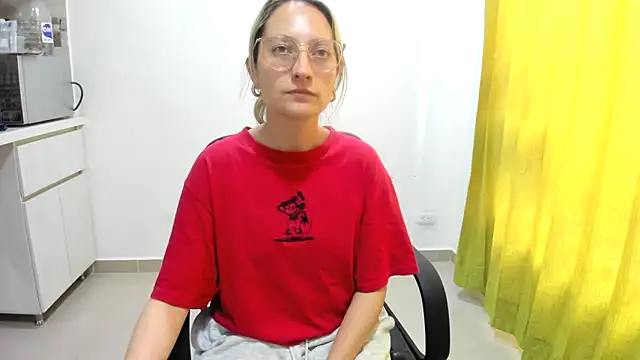 Adele johnsonn1 online show from December 29, 4:40 pm