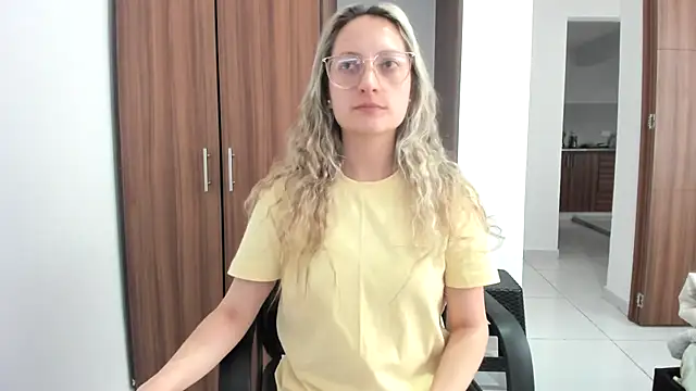 Adele johnsonn1 online show from September 15, 3:34 pm