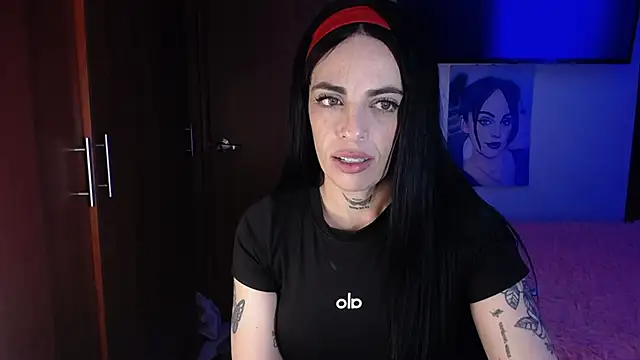 Snapshot of violett_honney chatting on December 3, 5:37 am violett honney online show from December 3, 5:37 am