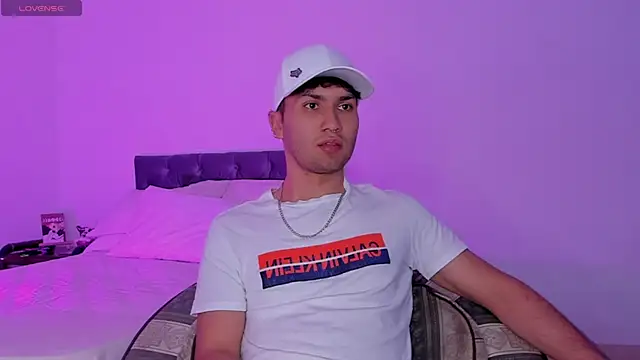 Snapshot of Valerio_James7 chatting on January 9, 11:34 pm Valerio James7 online show from January 9, 11:34 pm