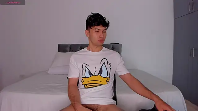 Snapshot of Valerio_James7 chatting on March 5, 4:13 pm Valerio James7 online show from March 5, 4:13 pm