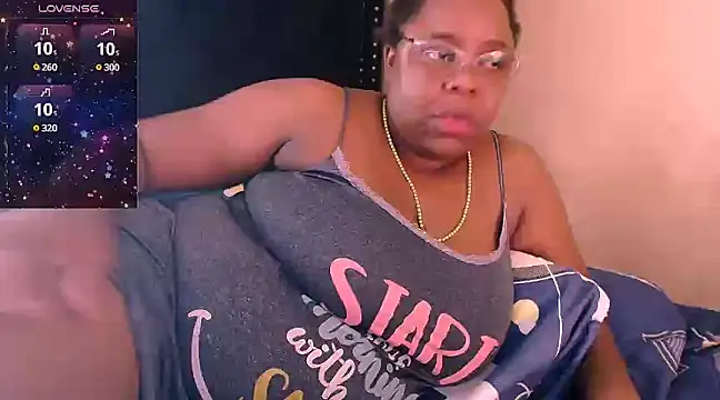 Snapshot of TatianaSantodomingo chatting on January 1, 2:19 am TatianaSantodomingo online show from January 1, 2:19 am