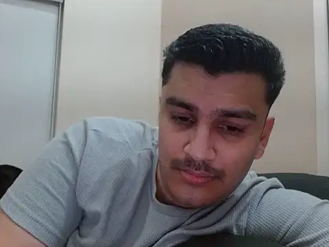 robintoit online show from April 13, 2:11 pm