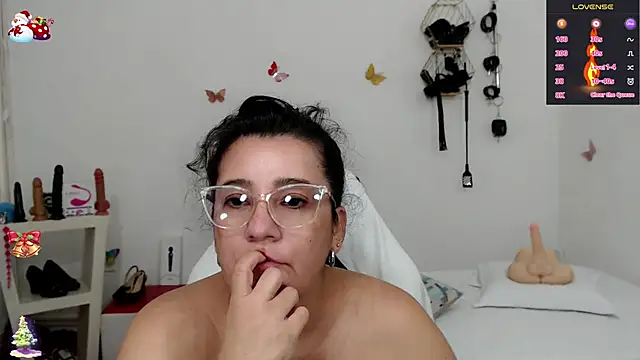 mom hot   online show from January 7, 7:38 pm