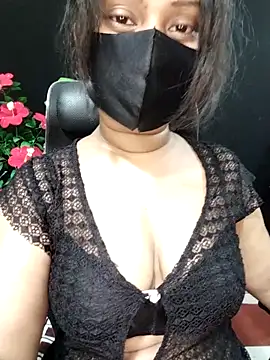 Idhika Paul online show from October 18, 1:41 am