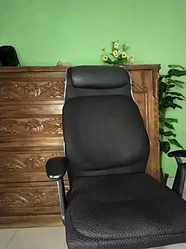 Idhika Paul online show from February 24, 8:01 am