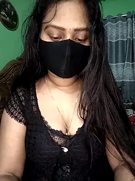 Idhika Paul online show from April 18, 7:07 pm