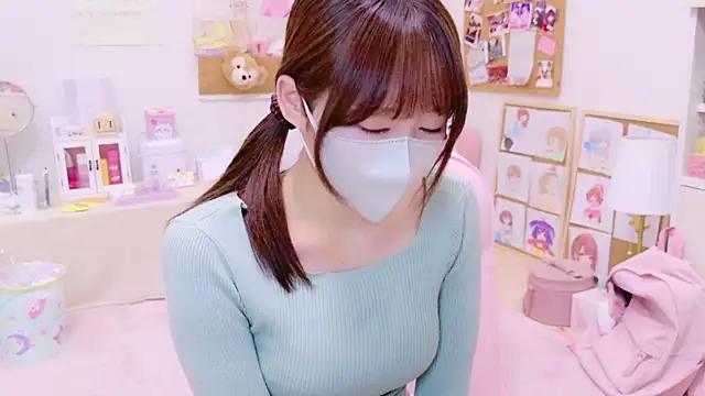 Yui-Ch online show from January 11, 1:01 pm