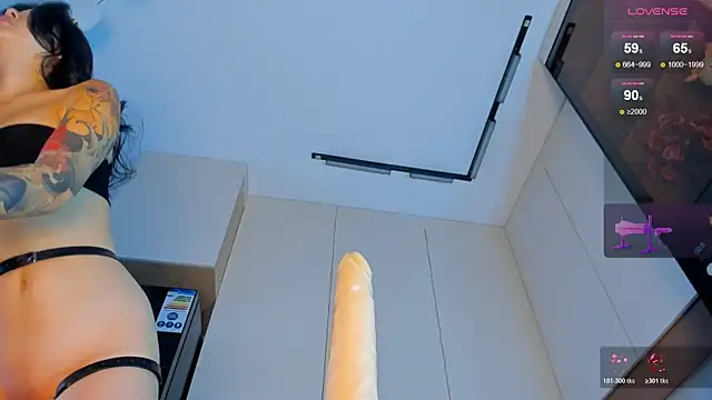 Snapshot of maakimo chatting on November 18, 5:45 am maakimo online show from November 18, 5:45 am