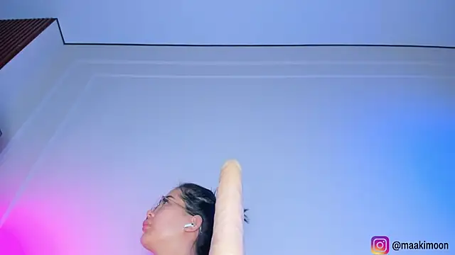 maakimo online show from December 22, 4:09 am