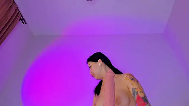 maakimo online show from April 18, 3:21 am