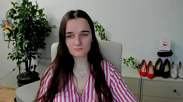 Snapshot of KateDelight chatting on February 19, 2:46 pm KateDelight online show from February 19, 2:46 pm