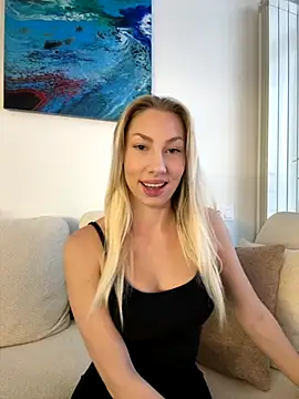 LuisaBecker online show from December 5, 1:20 pm