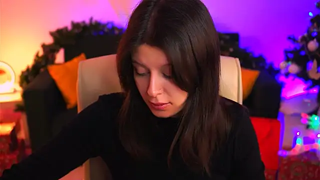 Snapshot of NicoleMun chatting on December 22, 4:50 am NicoleMun online show from December 22, 4:50 am