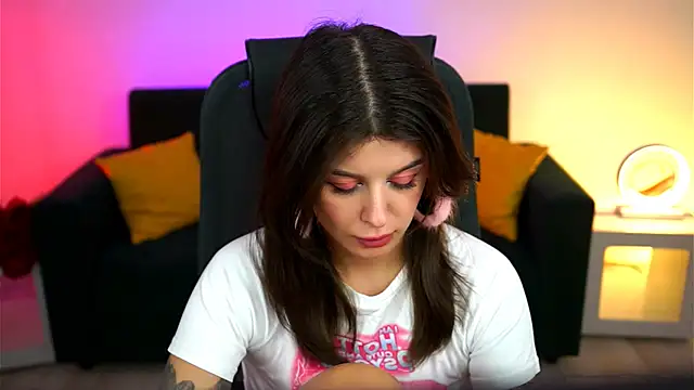 Snapshot of NicoleMun chatting on March 16, 9:27 am NicoleMun online show from March 16, 9:27 am