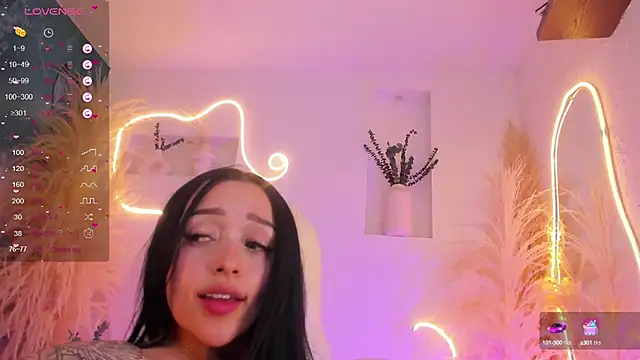 Snapshot of ViolettaHotLatin_ chatting on February 25, 6:42 pm ViolettaHotLatin online show from February 25, 6:42 pm