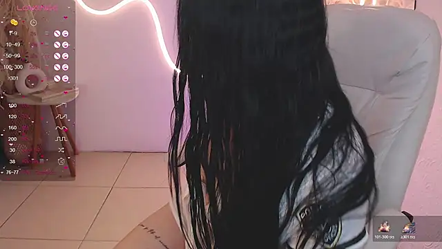 Snapshot of ViolettaHotLatin_ chatting on November 4, 12:15 pm ViolettaHotLatin online show from November 4, 12:15 pm