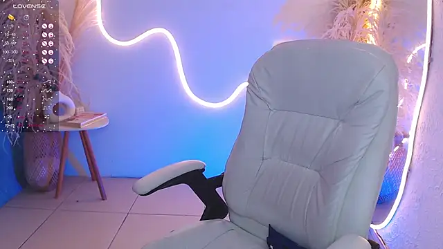 Snapshot of ViolettaHotLatin_ chatting on November 26, 12:39 pm ViolettaHotLatin online show from November 26, 12:39 pm