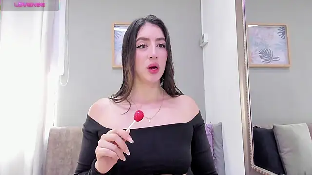 Snapshot of _AlejaCruz_ chatting on October 1, 4:57 pm AlejaCruz online show from October 1, 4:57 pm