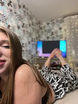 adel secret online show from March 4, 7:32 pm