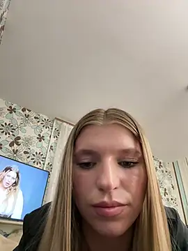 adel secret online show from April 5, 7:44 pm