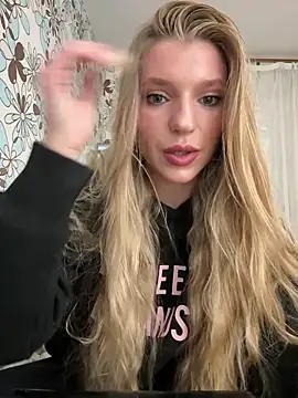 adel secret online show from April 10, 6:12 pm