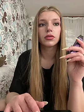 adel secret online show from April 18, 7:58 pm