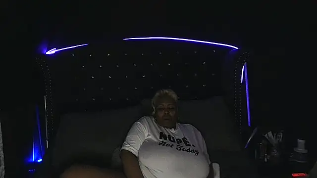 msyvette1970xh online show from March 8, 4:39 pm