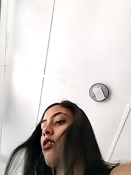 Snapshot of cleopatra-phaedra chatting on February 7, 9:05 am cleopatra-phaedra online show from February 7, 9:05 am