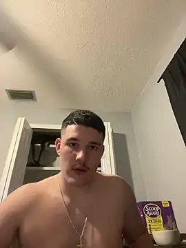 Snapshot of Shaded24 chatting on November 22, 5:28 am Shaded24 online show from November 22, 5:28 am