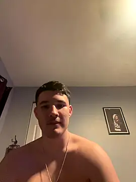 Snapshot of Shaded24 chatting on December 18, 7:36 am Shaded24 online show from December 18, 7:36 am