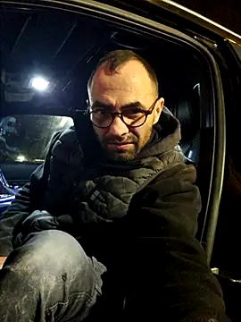 Snapshot of robertilevis chatting on January 15, 6:19 pm robertilevis online show from January 15, 6:19 pm