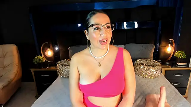 MayraVegas online show from December 15, 4:59 pm