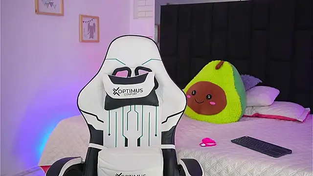 Marianamonroe  online show from April 4, 11:13 pm