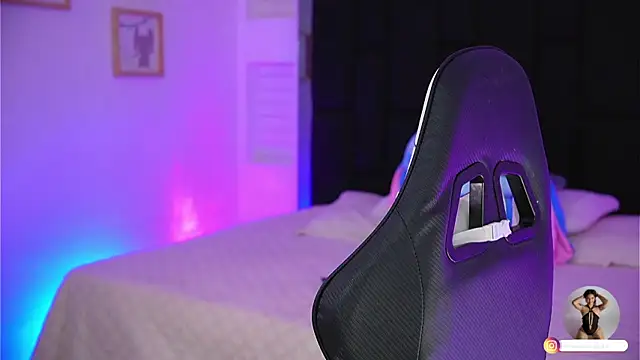 Marianamonroe  online show from April 12, 11:37 am