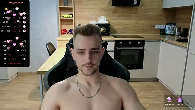 Snapshot of Larstar01 chatting on January 25, 12:05 pm Larstar01 online show from January 25, 12:05 pm