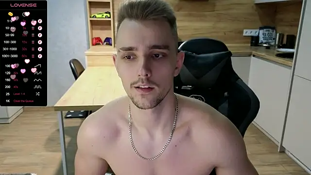 Snapshot of Larstar01 chatting on February 9, 7:30 pm Larstar01 online show from February 9, 7:30 pm