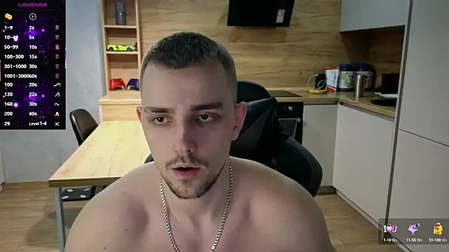 Snapshot of Larstar01 chatting on March 8, 8:57 pm Larstar01 online show from March 8, 8:57 pm