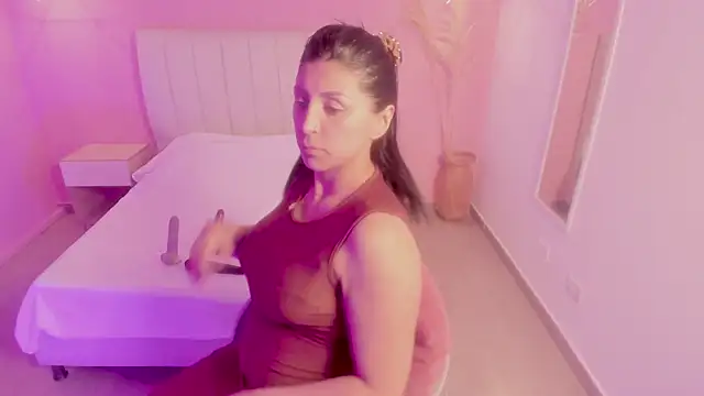 Snapshot of tiffani__love chatting on February 20, 12:04 pm tiffani love online show from February 20, 12:04 pm